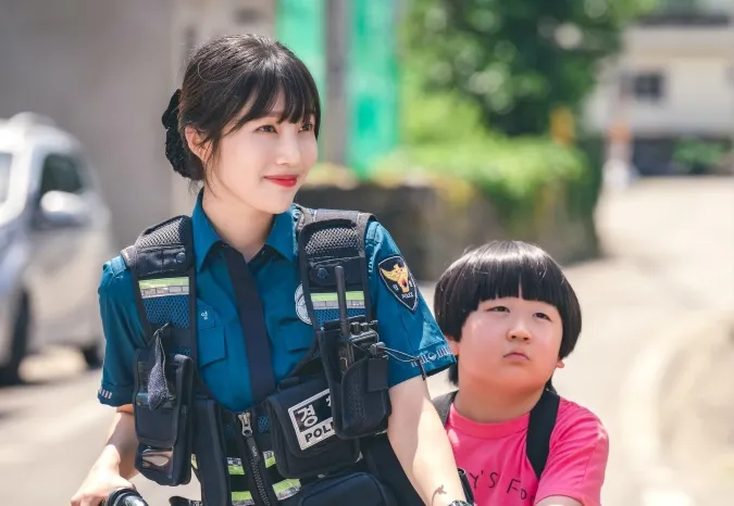 Tạo hình cô nàng cảnh sát xinh đẹp của Joy (Red Velvet) trong bộ phim mới 1