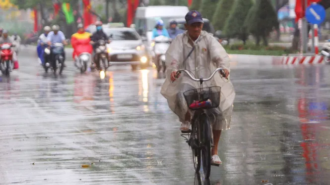 Dự báo thời tiết hôm nay 10/8: Hà Nội có nơi mưa rất to 1