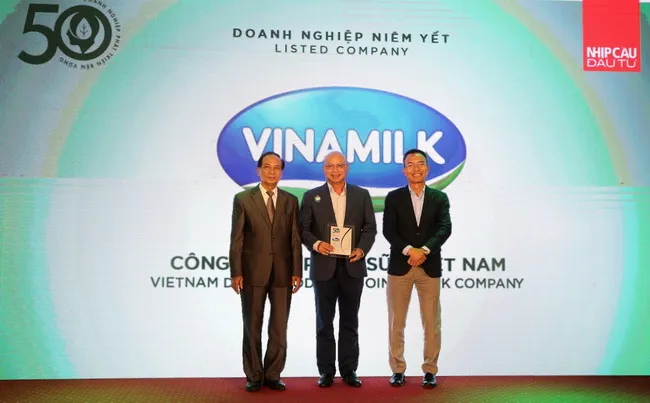 Vinamilk nhận giải thưởng TOP 50 Doanh nghiệp Phát triển Bền vững năm 2022 1