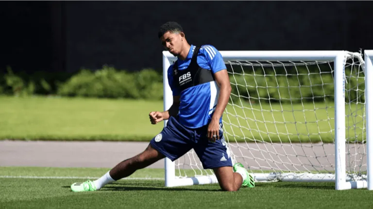 Liverpool khủng hoảng lực lượng - Yaya Toure làm HLV trưởng đội U16 Tottenham