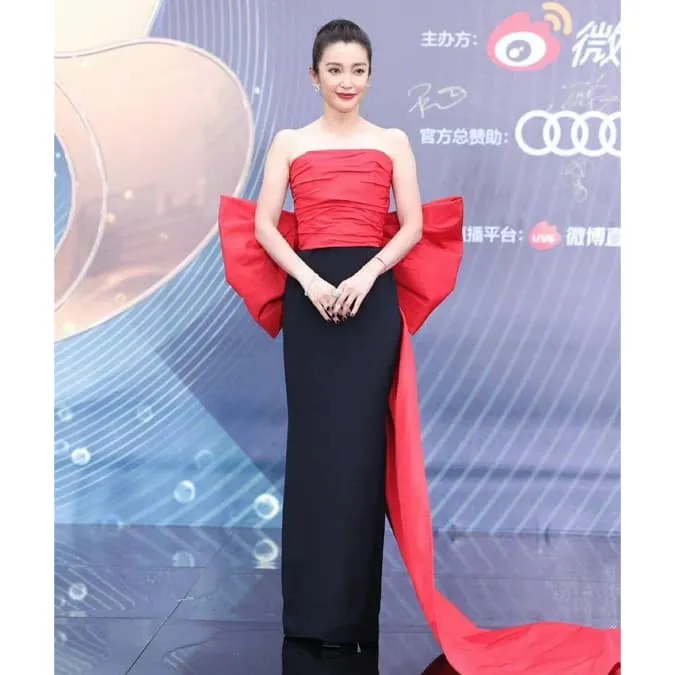 Đêm hội Điện ảnh Weibo 2022: Lưu Diệc Phi, Vương Nhất Bác, Châu Đông Vũ chiếm spotlight,... 3