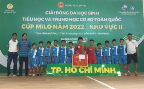 Tâng bóng nghệ thuật Việt Nam giành á quân thế giới - SLNA gặp Huế tại bán kết U15 Quốc gia