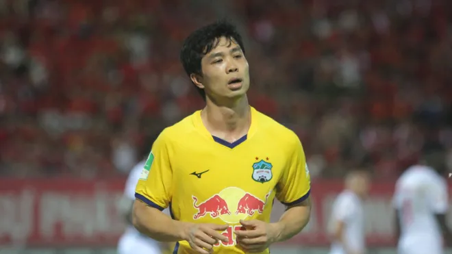 Trọng tài Ngô Duy Lân không làm nhiệm vụ ở vòng 13 - Công Phượng chưa hồi phục thể lực