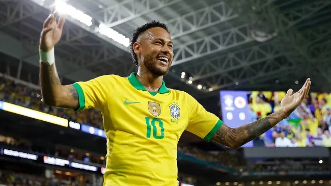 Vé xem các trận đấu của Brazil đang “hot” nhất -  Đình trệ đàm phán bản quyền World Cup 2022