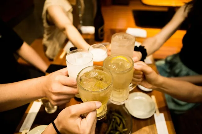Nhật Bản khuyến khích người dân uống nhiều bia rượu hơn 1