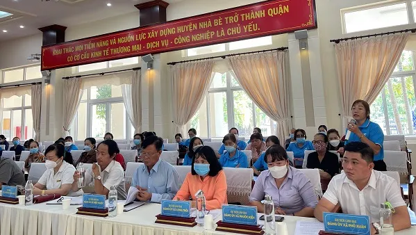 Phụ nữ Nhà Bè kiến nghị nhiều vấn đề đô thị đến lãnh đạo huyện 1