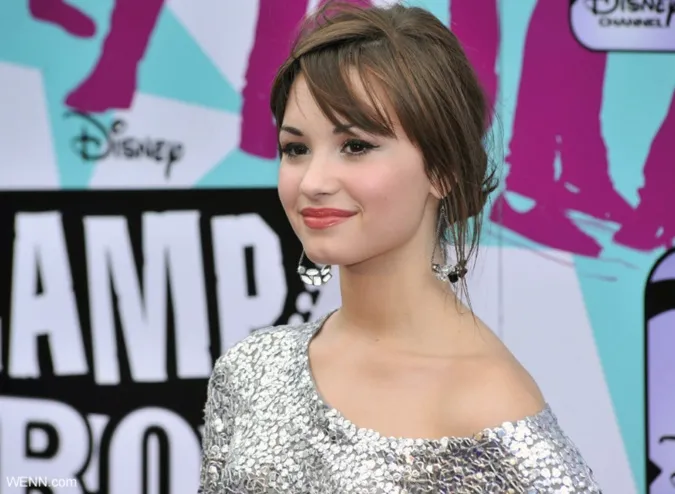Demi Lovato hối hận vì ‘lớn quá nhanh’ khi còn là ngôi sao Disney 1