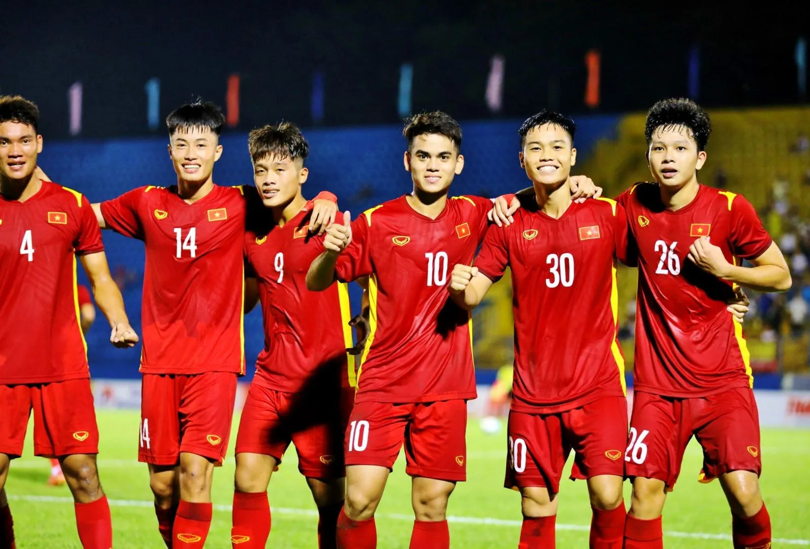 HLV Văn Sỹ được Nam Định 'tri ân' - U20 Việt Nam đá giao hữu với U20 Palestine