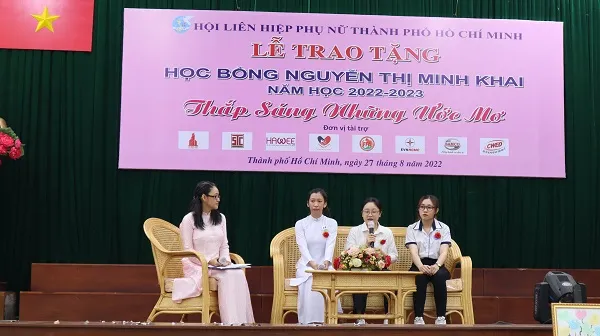TP.HCM: 183 nữ sinh vượt khó nhận học bổng Nguyễn Thị Minh Khai 2