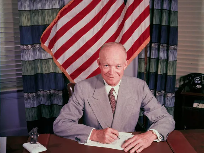 Dwight D. Eisenhower là ai? 3