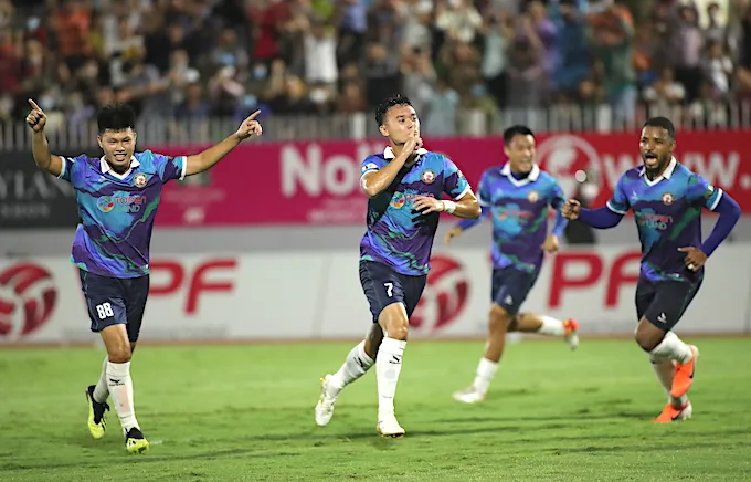 Viettel FC trở lại đường đua vô địch - Bình Định vươn lên thứ 2 trên BXH