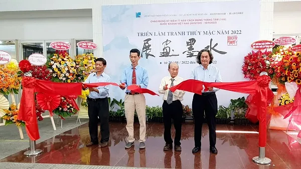 Khai mạc triển lãm tranh thủy mặc người Hoa 2022 sau 2 năm gián đoạn 1