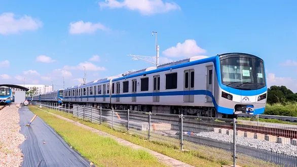 Đoàn tàu metro đầu tiên vừa được lăn bánh tại depot Long Bình, TP Thủ Đức - Ảnh: TTO 