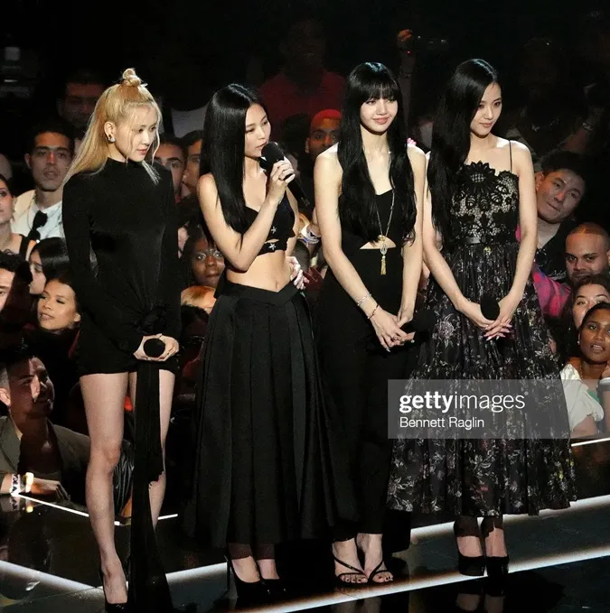 Rosé (BLACKPINK) gặp gỡ Taylor Swift, Nicki Minaj tại buổi tiệc hậu VMAs 2022 1