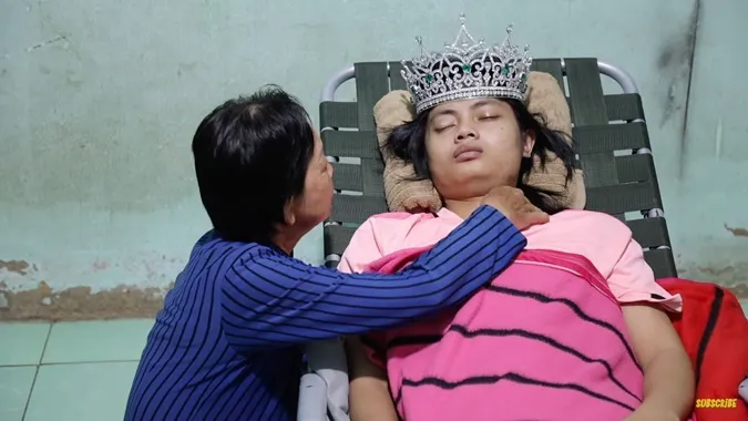 Hương Giang thực hiện ước mơ Hoa hậu của người mẫu chuyển giới đang mắc ung thư giai đoạn cuối 3