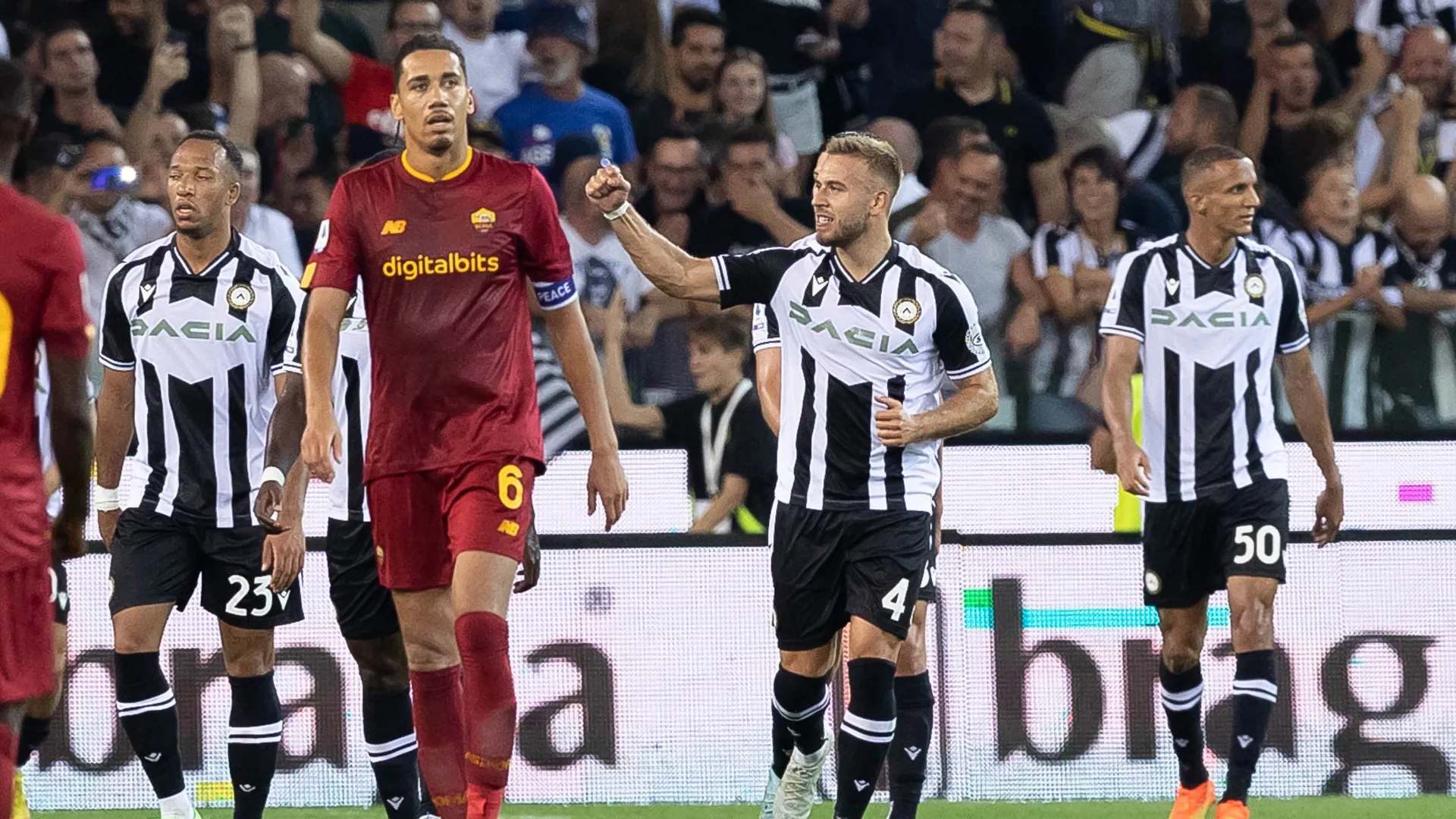 Roma thua thảm trên sân Udinese - Cựu sao Barca tỏa sáng trận ra mắt Espanyol
