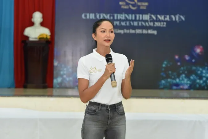Động thái mới nhất của H'Hen Niê sau khi cuộc thi Miss Peace 2022 bị phạt 55 triệu đồng 5
