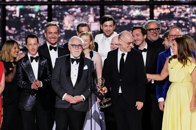 Danh sách thắng giải Emmy 2022: Squid Game lập kỉ lục nhưng gây tranh cãi 15