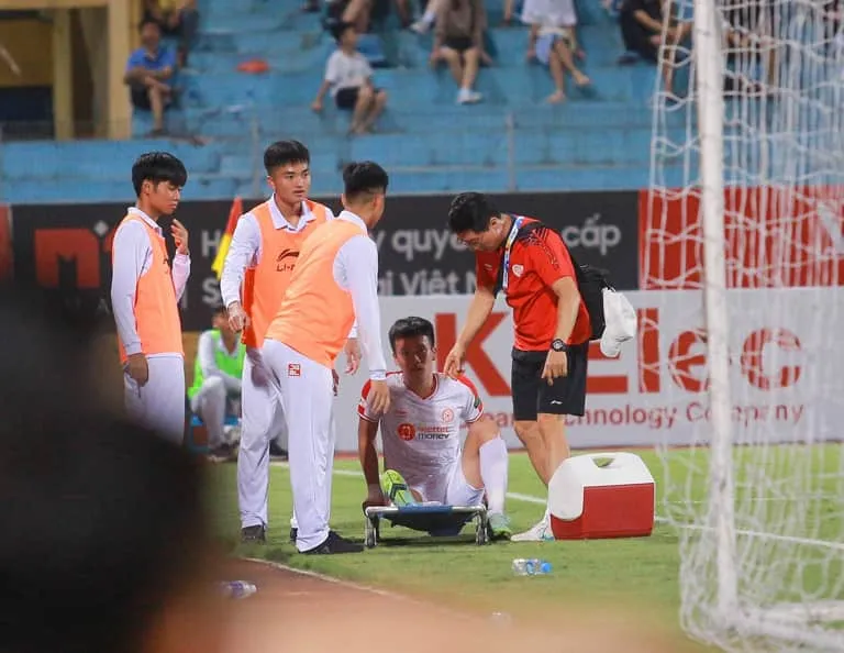 Viettel thắng tưng bừng trước Nam Định - Bình Định chia điểm với Hải Phòng