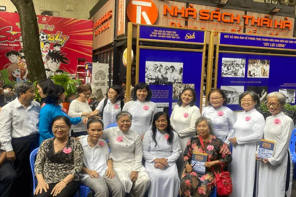 Chúng ta đòi hòa bình: Hồi ức người trẻ 1969 - 1975 1