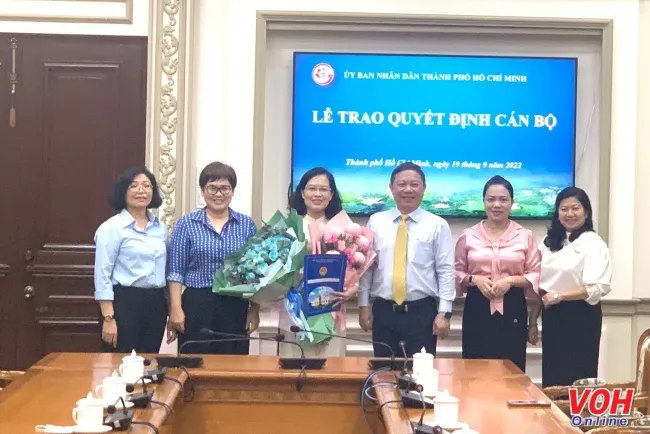Bà Nguyễn Thị Minh Phượng được bổ nhiệm làm Phó Chủ tịch UBND quận 5 2