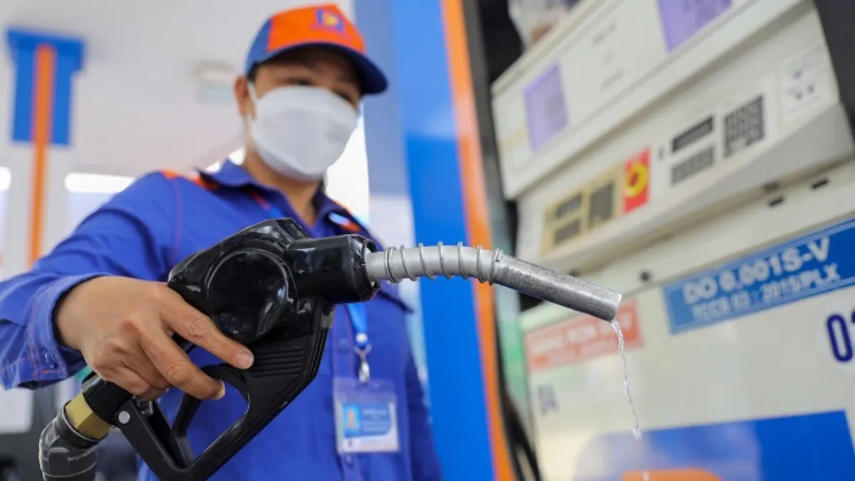 Giá xăng dầu hôm nay 21/9: Giá xăng trong nước giảm mạnh