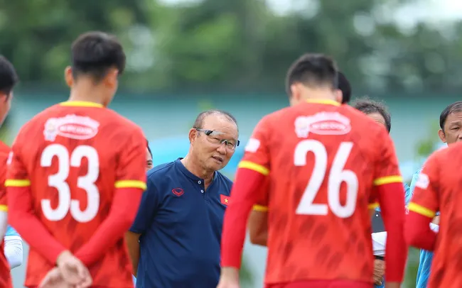 HLV Park trở lại điều hành ĐT Việt Nam - Trọng Hoàng trở lại tập luyện