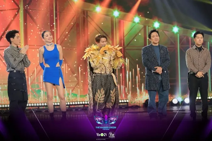 The Masked Singer Vietnam tập 11: Phượng Hoàng Lửa khiến Tóc Tiên 'ngỡ ngàng', Tăng Phúc lộ diện 15