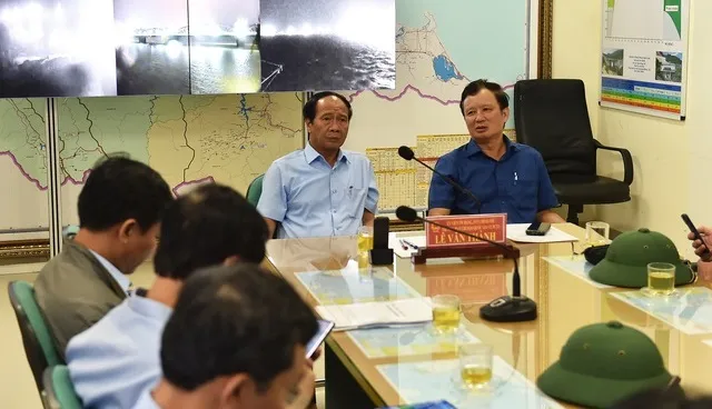 Điều hành phòng chống bão Noru: Phó Thủ tướng Lê Văn Thành họp xuyên đêm ở tâm bão 1