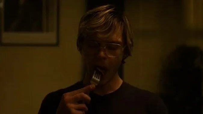 review-dahmer-7