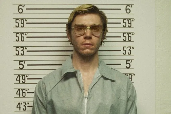 review-dahmer-25