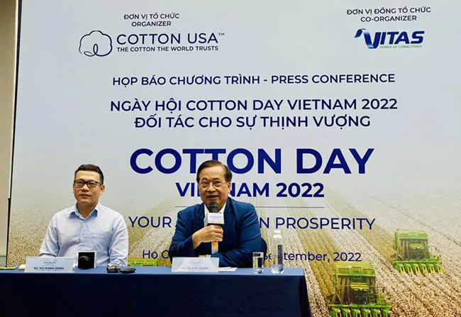 Các đại biểu chia sẻ tại buổi họp báo về COTTON DAY VIETNAM 2022
