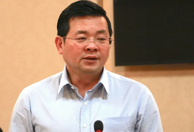 Giám đốc Sở Tài nguyên và Môi trường TP HCM Nguyễn Toàn Thắng báo cáo tại buổi làm việc.