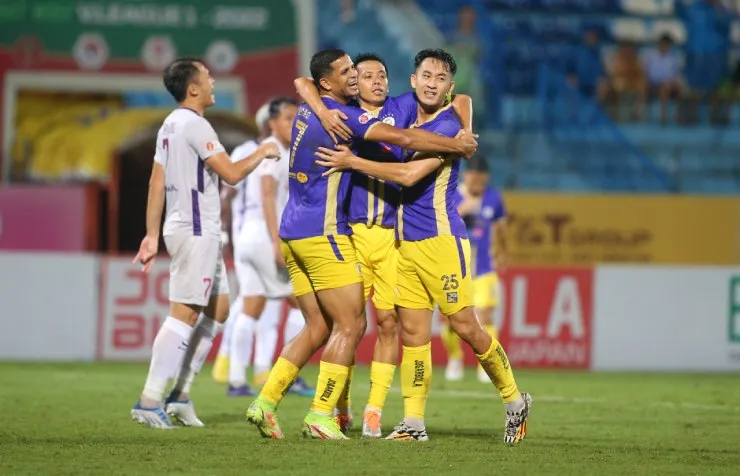 Hà Nội thẳng tiến đến chức vô địch - Viettel vượt Hải Phòng chiếm ngôi nhì V-League