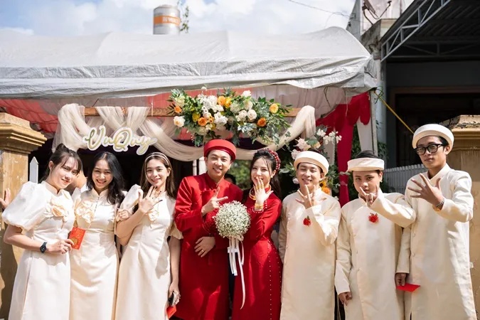 Lý Tuấn Kiệt (HKT) tổ chức lễ cưới tại Đà Lạt: Chú rể lái siêu xe, cô dâu đeo vàng trĩu cổ 4