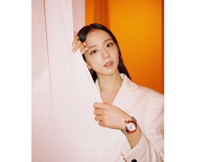 Jisoo (BLACKPINK) được nhà mốt Cartier trả gấp đôi Dior chiêu mộ về làm nàng thơ thương hiệu 6