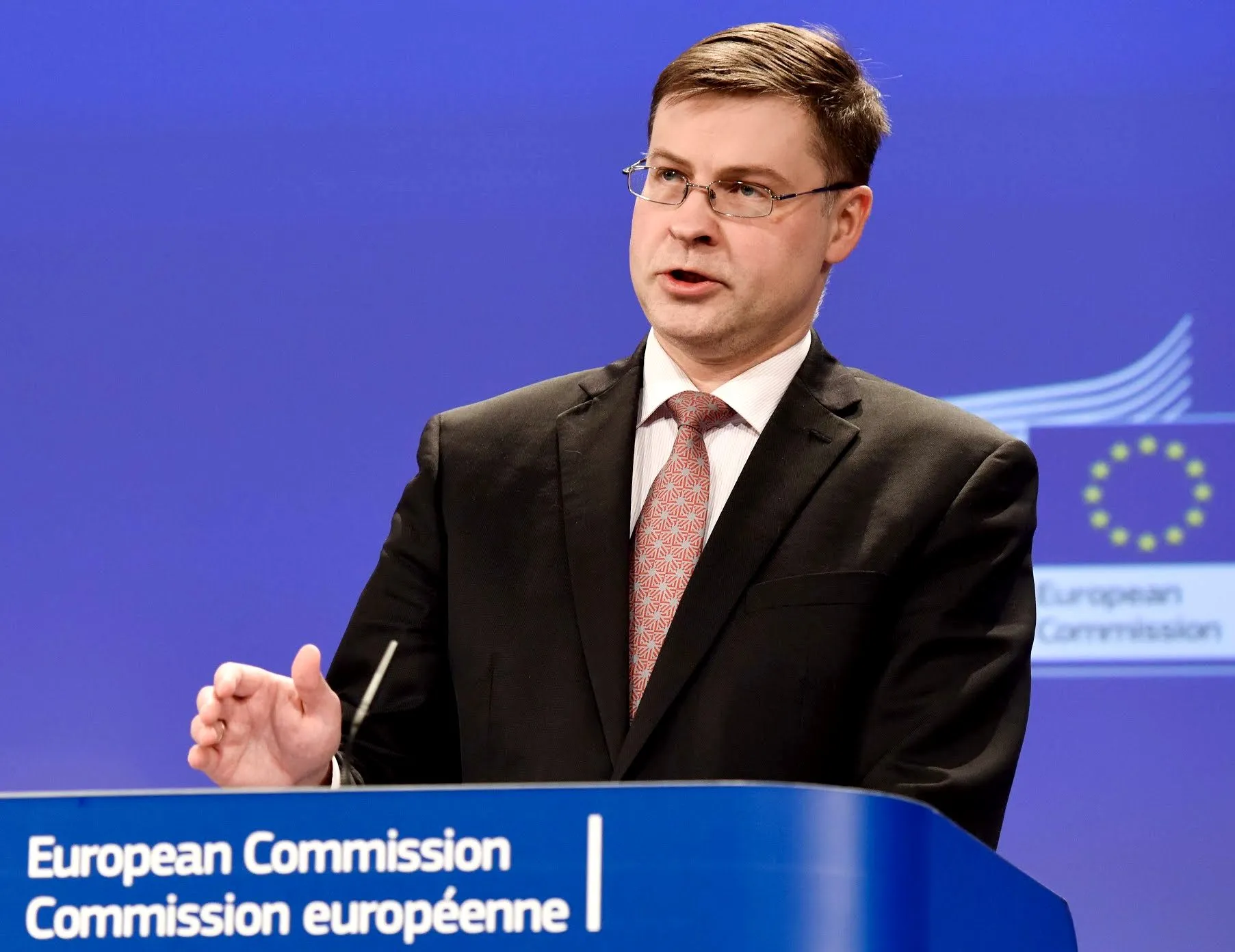 ông Valdis Dombrovskis 