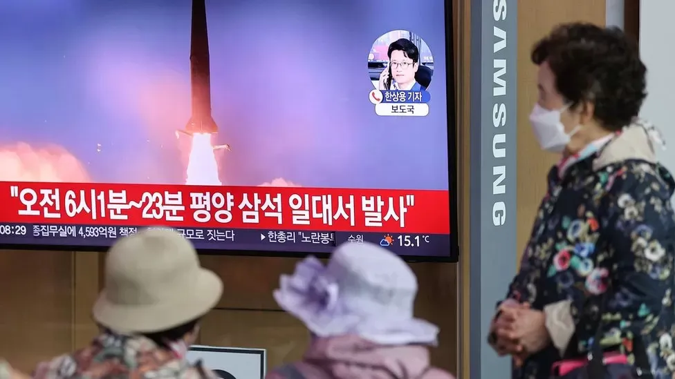 Triều Tiên tiếp tục phóng 2 tên lửa đạn đạo