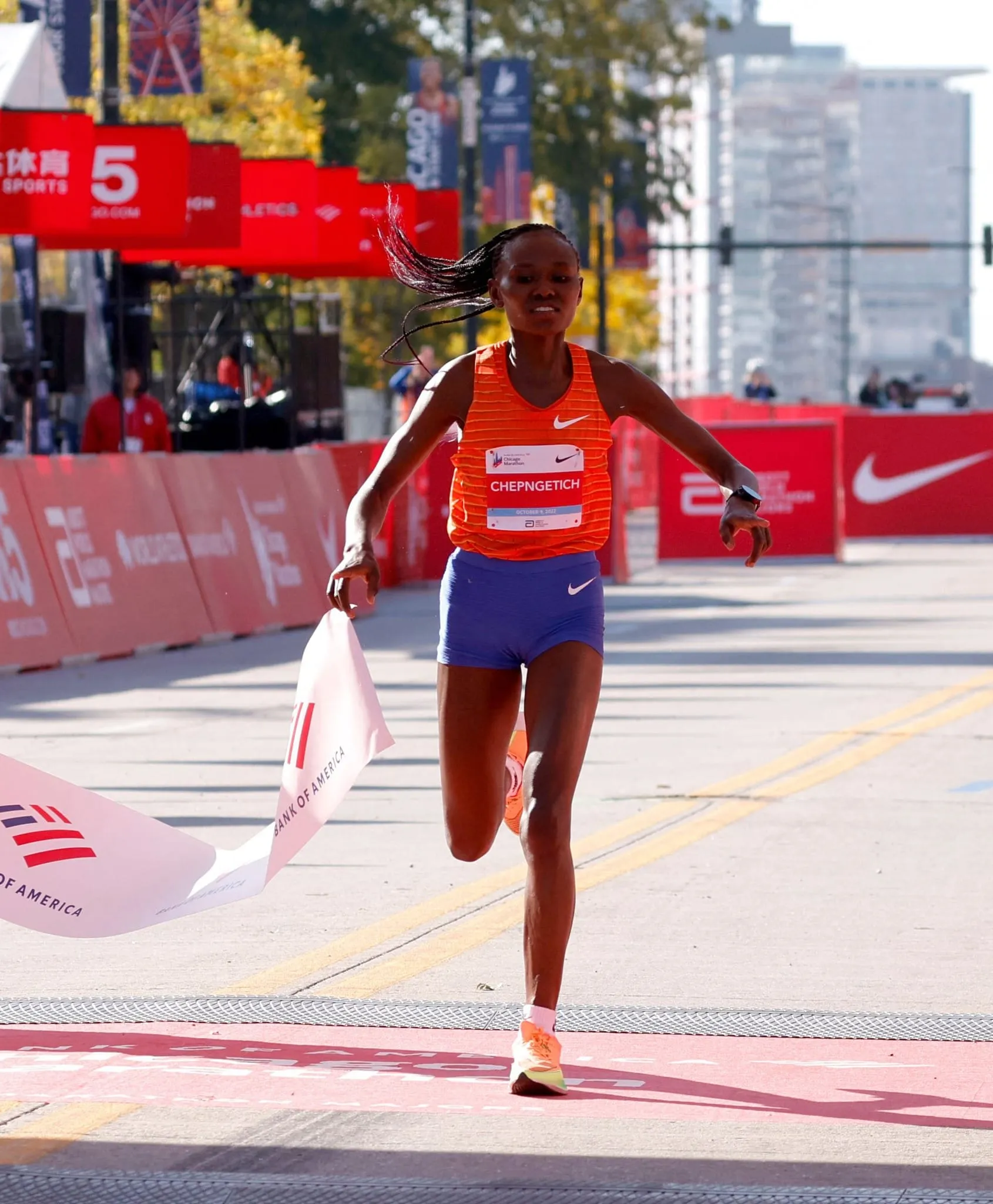 Các VĐV Kenya thi đấu áp đảo và phá kỷ lục tại Munich và Chicago Marathon