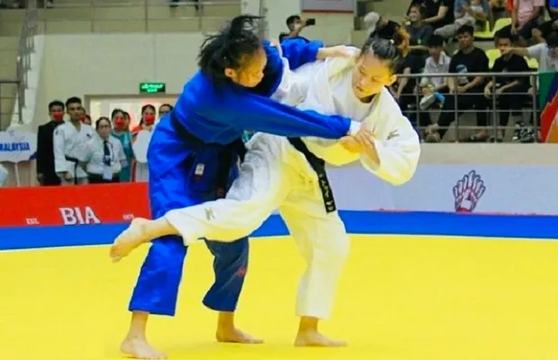 Hóa chất Đức Giang vô địch Cúp Cát Bà - Quang Hải đi vào lịch sử tại giải Pháp