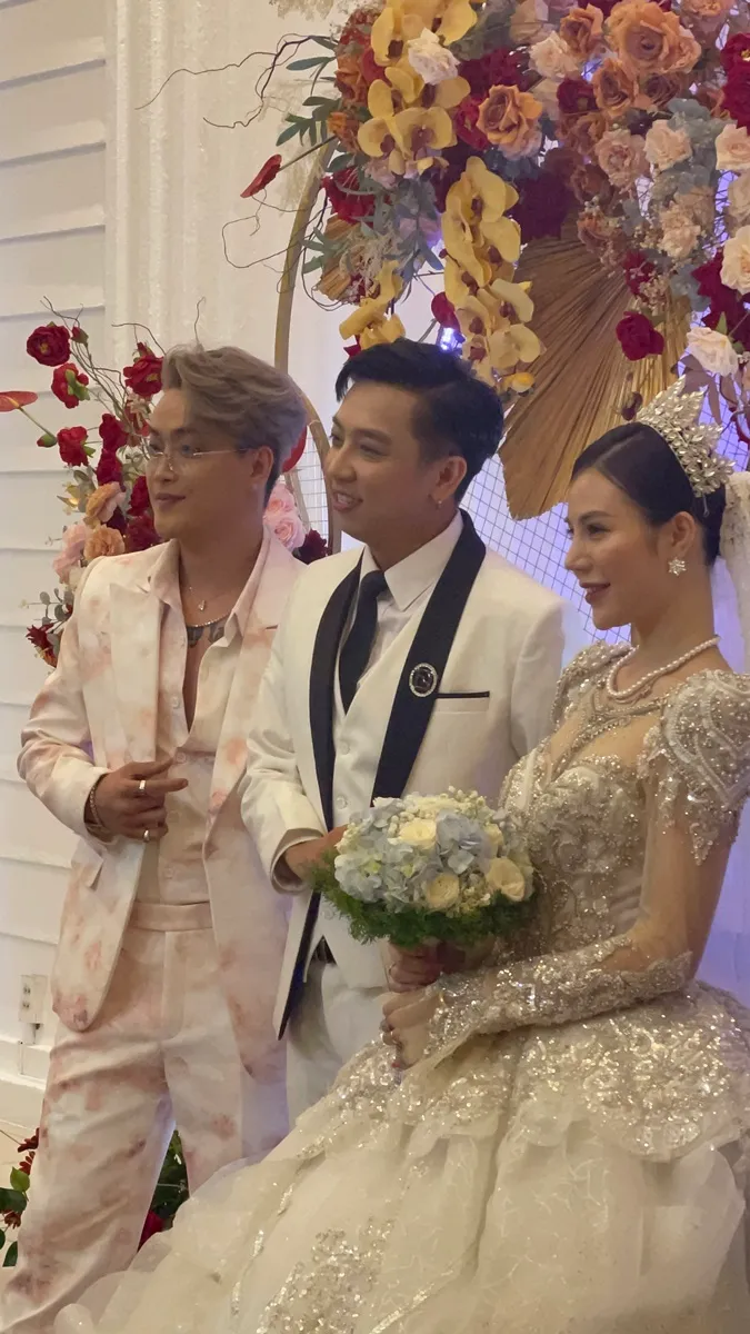 Đám cưới Lý Tuấn Kiệt (HKT): Chú rể ân cần chăm sóc cô dâu, TiTi điển trai đến chúc phúc 4
