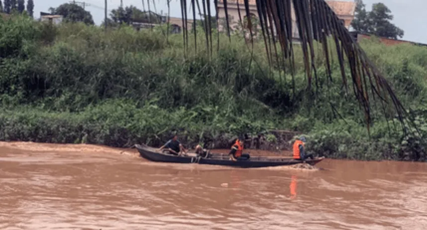 Lực lượng chức năng Đồng Nai nỗ lực tìm kiếm bé trai rơi xuống sông Buông mất tíc