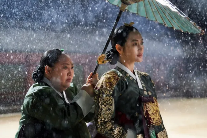 'Chị đại' Kim Hye Soo tái xuất với nhan sắc đỉnh cao trong phim mới 9