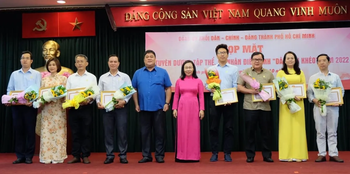 Đảng ủy TPHCM tuyên dương 118 tập thể, cá nhân điển hình “Dân vận khéo” năm 2022