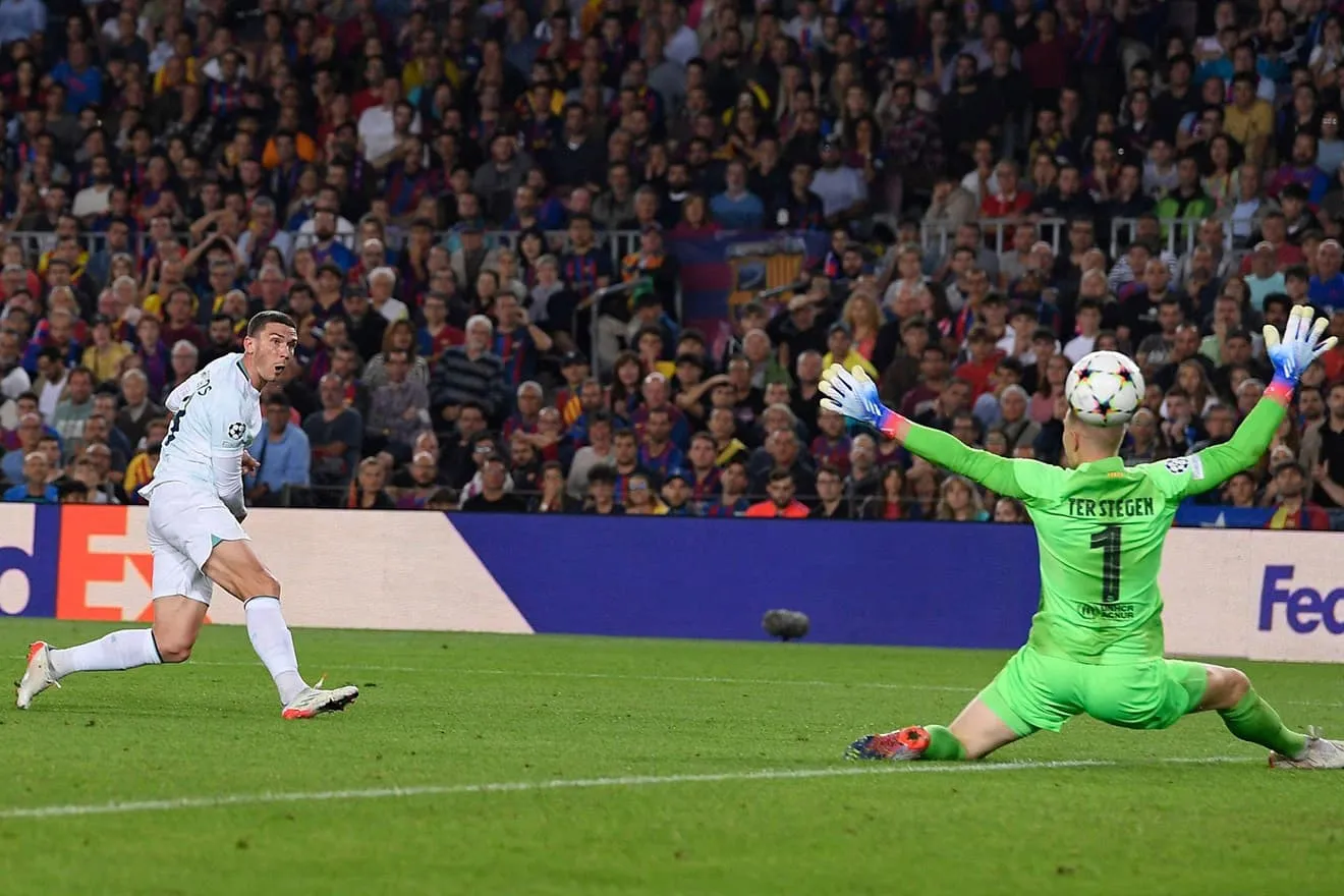 PSG thuê một công ty bôi nhọa Mbappe? - Kroos gia hạn hợp đồng với Real