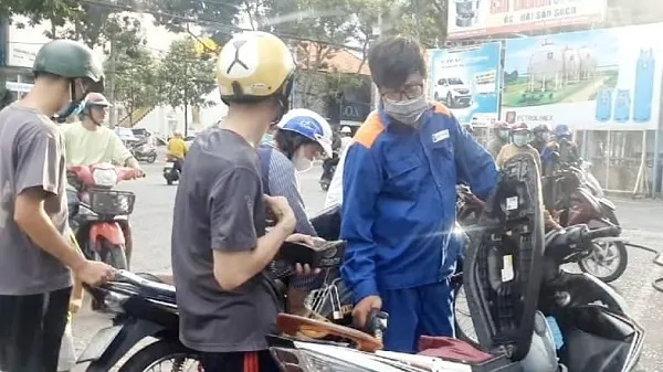 Bộ Công thương: Chi phí đưa xăng dầu từ nước ngoài về Việt Nam tiếp tục tăng 1