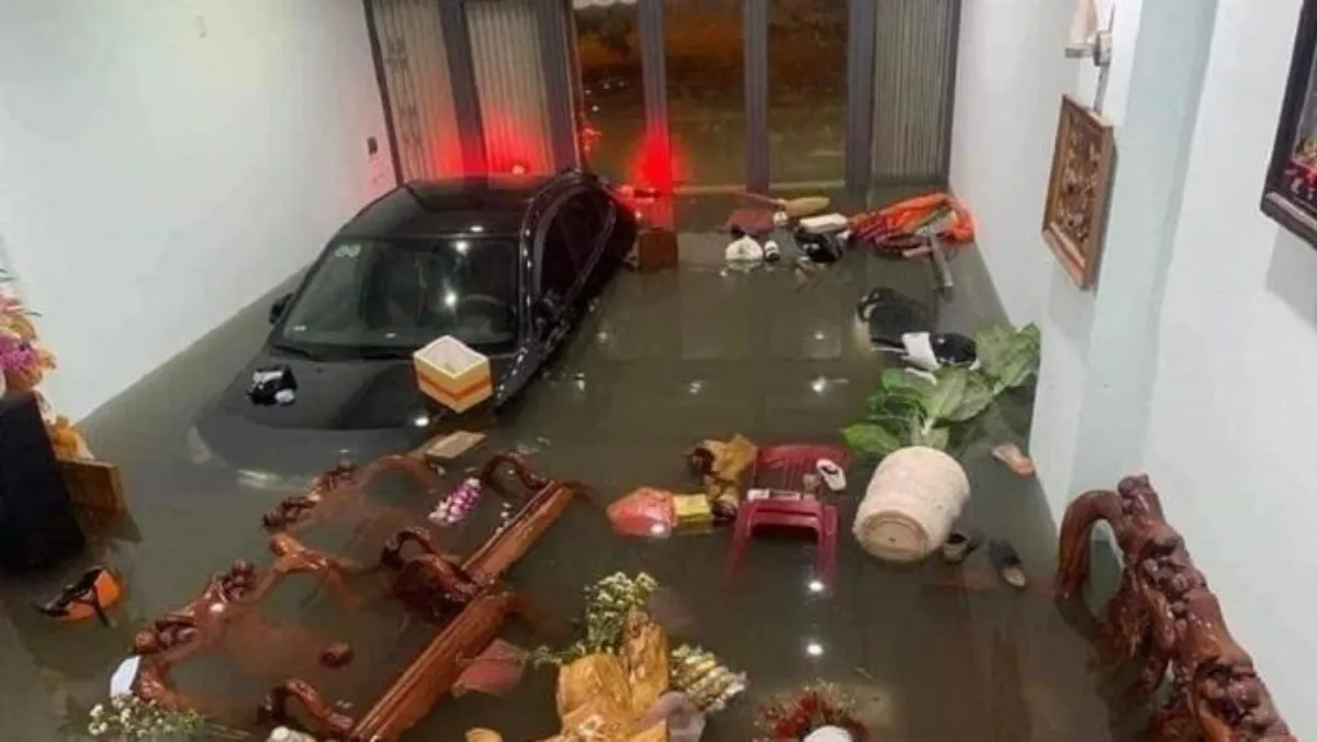 Đà Nẵng: Ít nhất 4 người chết do mưa lũ, nhiều nhà dân còn ngập nặng 