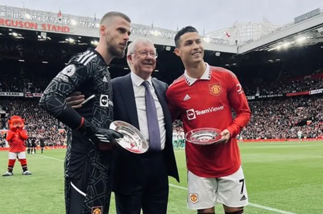 Sir Alex trao quà tặng cho De Gea và Ronaldo - Ten Hag muốn 