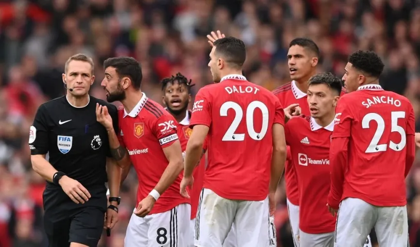 Bruno vs Dalot trước nguy cơ lỡ trận đấu với Chelsea - MU xác định “bom tấn” mùa hè