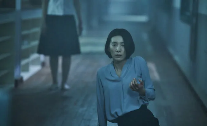 Whispering Corridor 6 là một trong những bộ phim học đường Hàn Quốc hay năm 2021 về thể loại kinh dị, siêu nhiên và tâm lý
